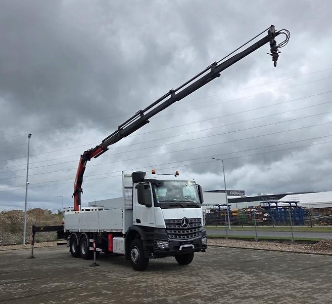 Mercedes-Benz (2015) Arocs 2636 6x4 valník + HR - fotka 3 z 20