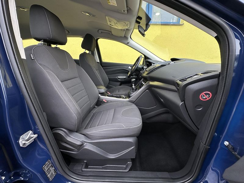 Ford Kuga (2014) 2.0TDCI/103kW * ČR * 4x4  - fotka 16 z 33