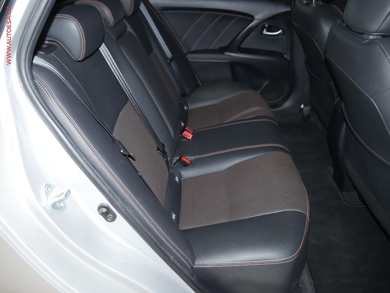 Toyota Avensis (2017) 1.8i, 2.maj,ČR, AT - fotka 11 z 23
