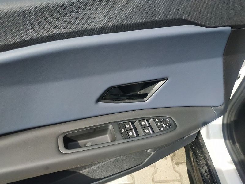 Nissan Micra EVOLVE 52kWh - fotka 9 z 26
