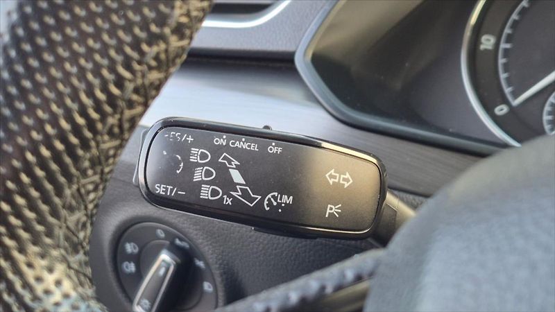 Škoda Superb 2,0 TDI 110 KW STYLE DSG ČR - fotka 21 z 26