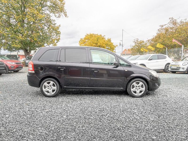 Opel Zafira (2008) 1.9D 88KW - 7 sedadel - fotka 4 z 40