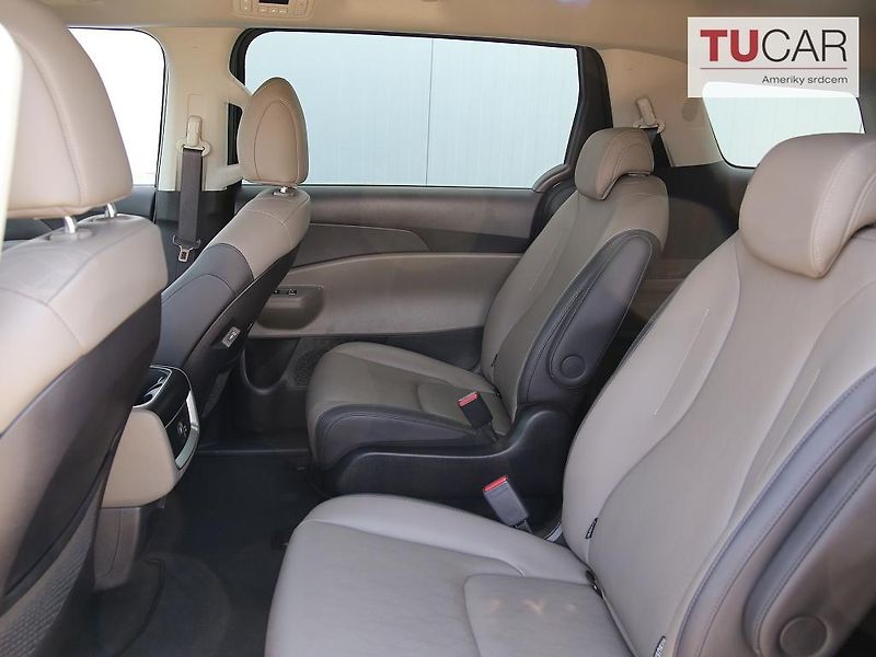 Kia Carnival (2024) 2.2 Diesel Automat 6+3 místa - fotka 26 z 33
