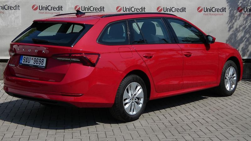 Škoda Octavia Combi 2,0 TDI Ambition - fotka 3 z 23
