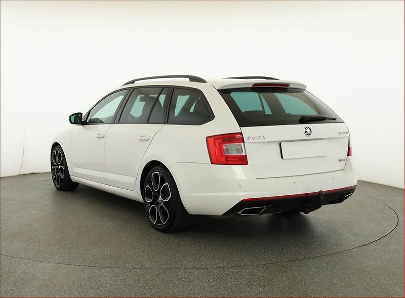 Škoda Octavia (2013) RS 2.0 TDI, Xenony, Tempomat - fotka 4 z 19