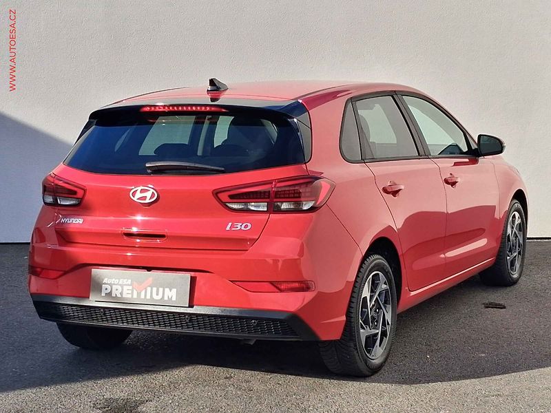 Hyundai i30 (2024) 1.5, ČR, Navi, kamera, LED - fotka 4 z 19