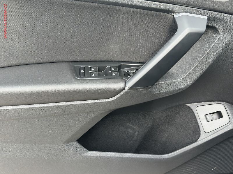 Volkswagen Tiguan (2021) 2.0 TDi 4x4, DSG, LED, kamera - fotka 12 z 21