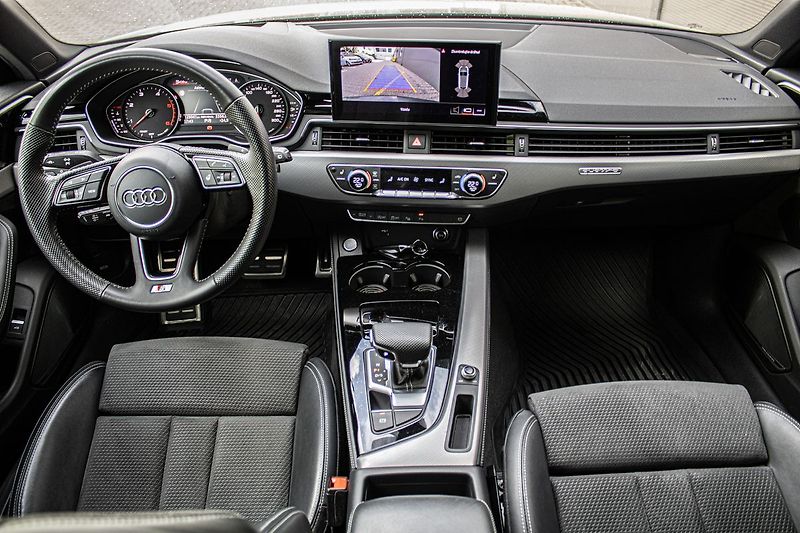 Audi A4 - fotka 32 z 35