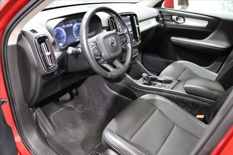 Volvo XC40 2,0 T5 182KW AWD zánovní - fotka 9 z 34