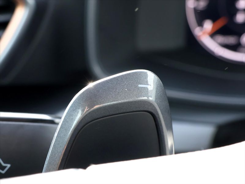 Cupra Leon ST 2,0 TSI DSG DPH - fotka 16 z 31