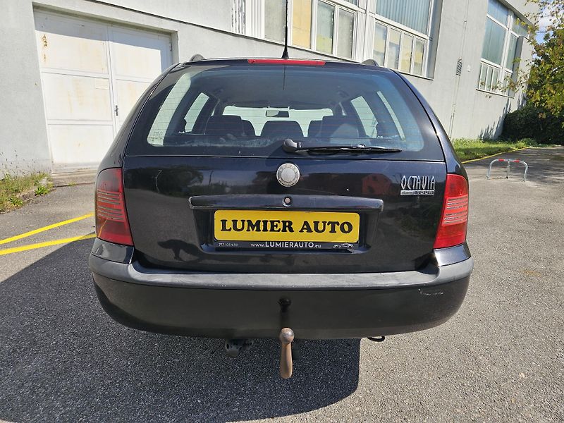 Škoda Octavia (2009) 1.9TDI TOUR TAŽNÉ KLIMA - fotka 4 z 20