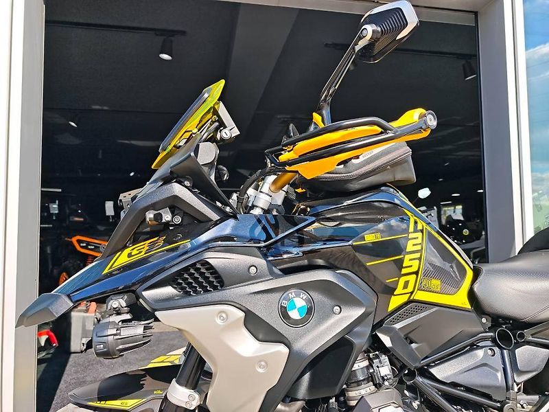 BMW R 1250 GS (2022) Výroční edice 40 let, Plná výb - fotka 13 z 20