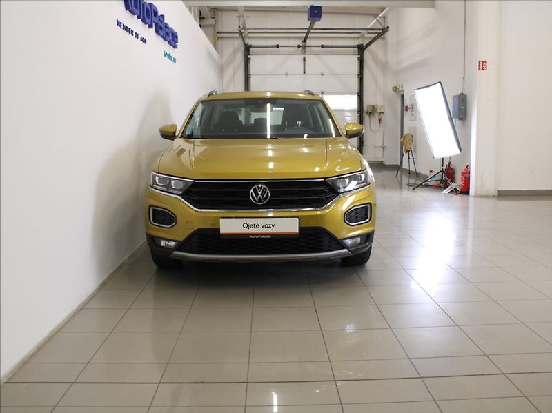 Volkswagen T-Roc 1,5 TSi 110kW DPH Bezklíč ČR - fotka 2 z 14
