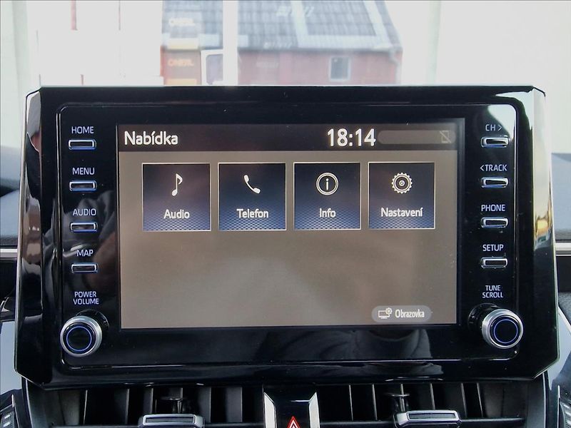 Toyota Corolla 1.8 Hybrid Comfort,ČR ,1.Maj. - fotka 26 z 48