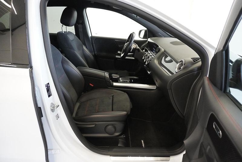 Mercedes-Benz Třídy B B 220d 140kW AMG line AUTOMAT8 - fotka 28 z 29
