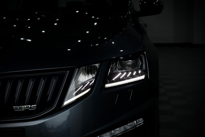 Škoda Octavia 3 FL 2.0 TSI 180 kW DSG RS - fotka 11 z 36