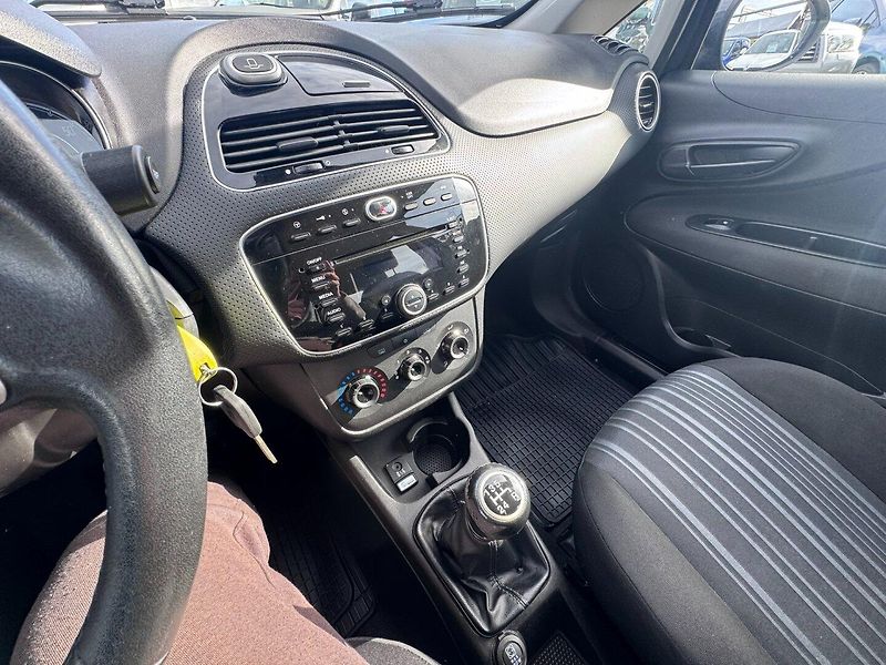 Fiat Punto (2011) 1,2i 51 KW PRVNÍ MAJITEL - fotka 29 z 42