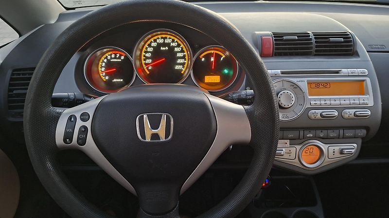 Honda Jazz (2006) FACELIFT, DIGI KLIMA, KŮŽE - fotka 10 z 20