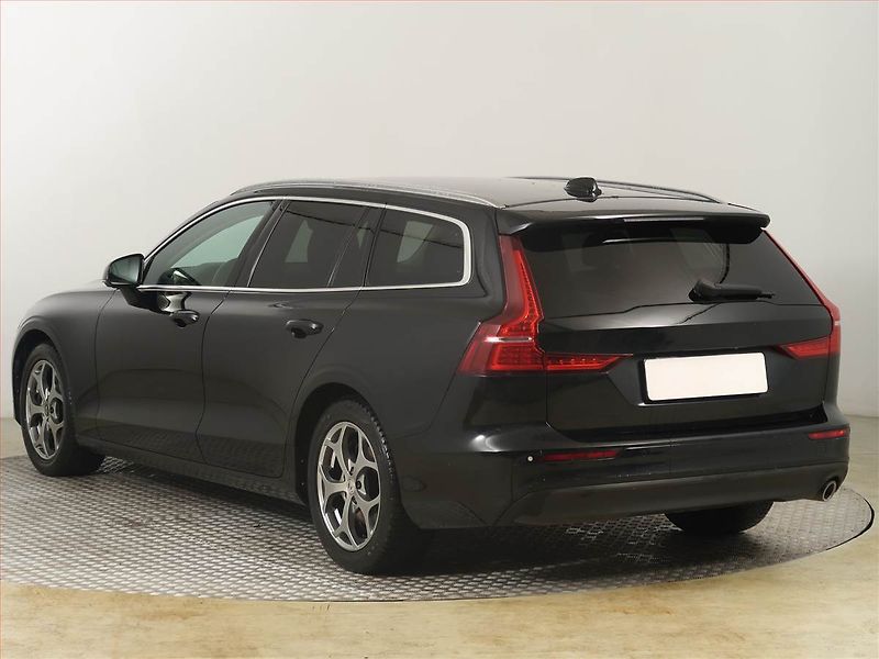 Volvo V60 (2019) D3 2.0, Serv.kniha, Kůže, Navi - fotka 4 z 18