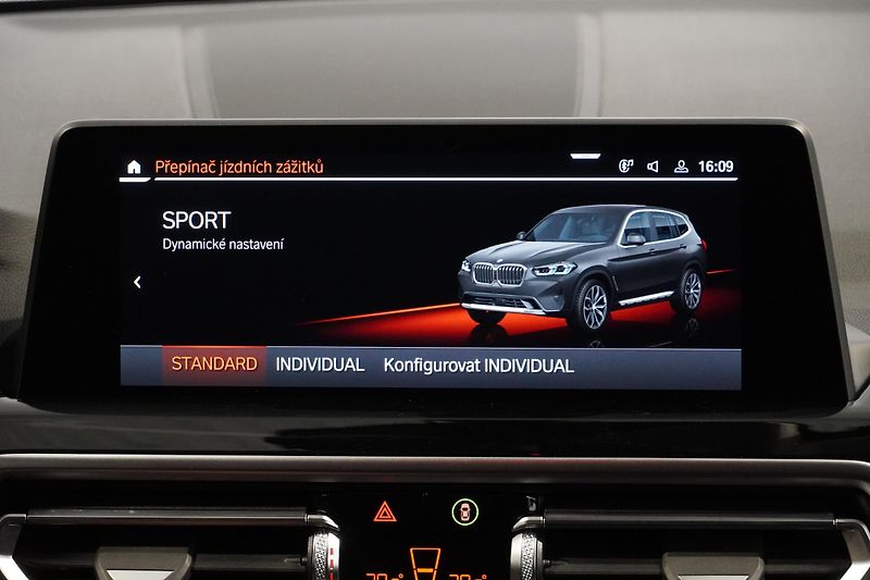 BMW X3 Xdrive20i,ČR,Kamera,Vyhř.volan - fotka 32 z 32