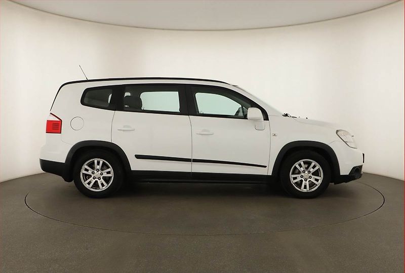 Chevrolet Orlando (2012) 2.0 VCDi, 7 míst, Tempomat - fotka 6 z 14