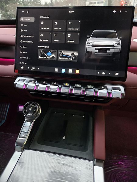 Dongfeng Ostatní (2026) M-HERO 817 E1+a  - fotka 21 z 22