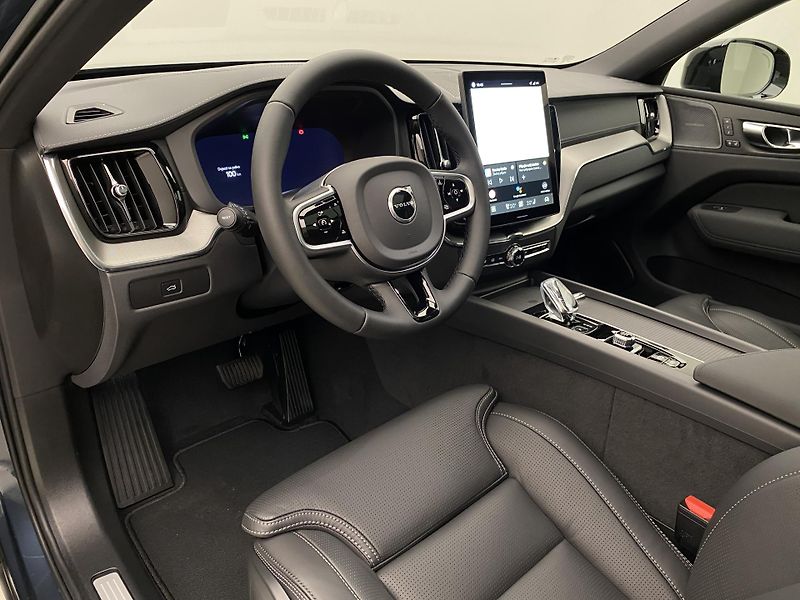 Volvo XC60 (2026) B5 AWD AUT ULTRA BLACK EDITION - fotka 23 z 70