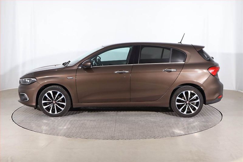 Fiat Tipo (2016) 1.4 T-Jet, Serv.kniha, Navi - fotka 3 z 23