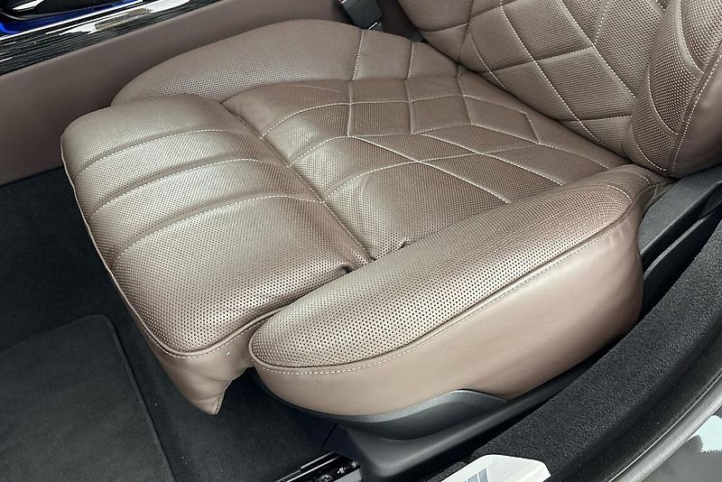 BMW i7 xDrive60 - fotka 9 z 28
