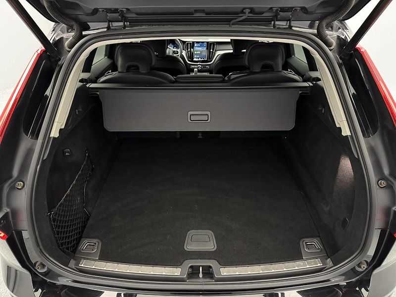 Volvo XC60 B4 AWD BRIGHT PLUS AUT - fotka 5 z 40