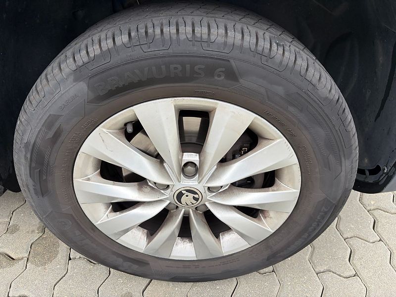 Škoda Karoq 1.0 TSi  81kW Ambition - fotka 10 z 10