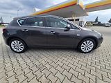Opel Astra (2013) 1,4T COSMO - náhled 2