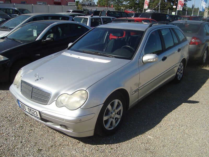 Mercedes-Benz Třídy C (2003) 220CDI kombi - fotka 1 z 16