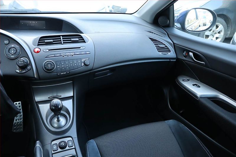 Honda Civic (2009) 1.4 i-VTEC, Serv.kniha - fotka 8 z 20