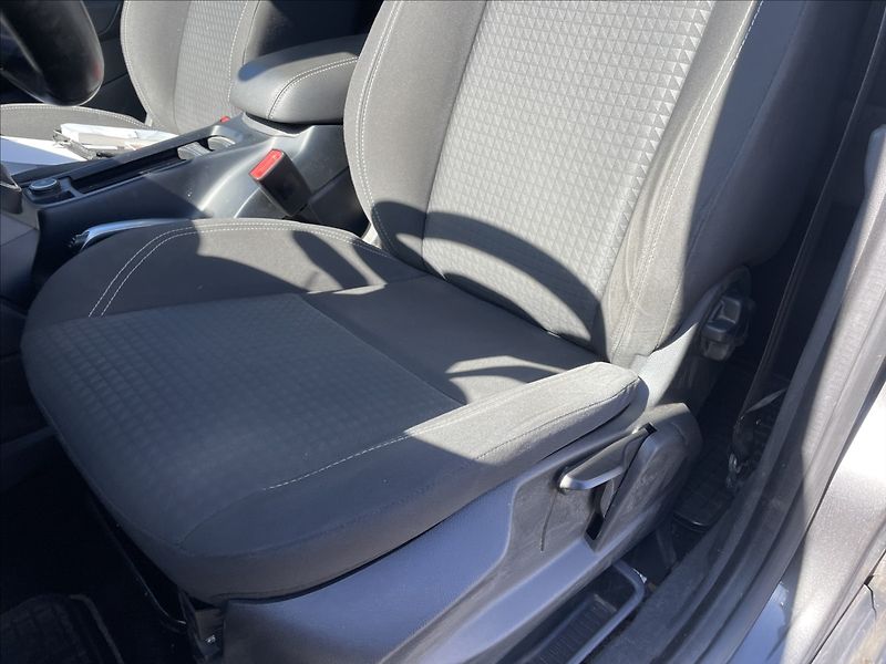 Ford Grand C-MAX 1,0 ECOBOOST 92kw CZauto Tažné - fotka 20 z 28