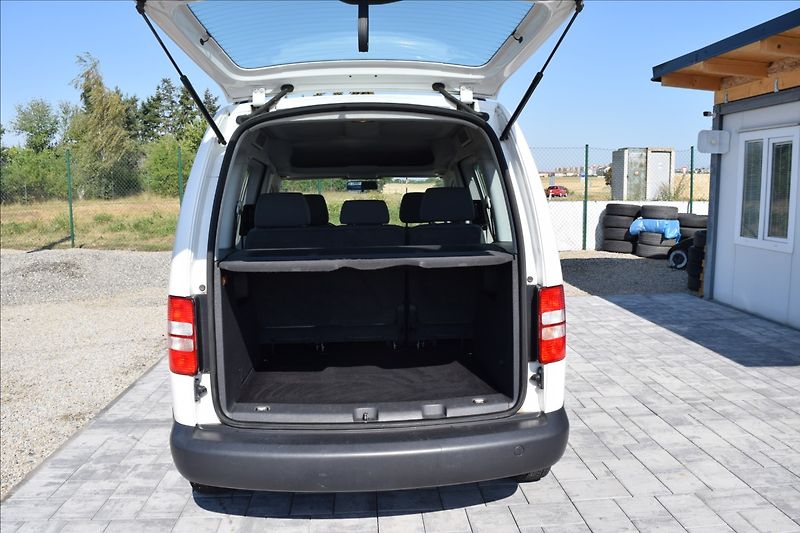 Volkswagen Caddy 1,6 TDI 77KW BEZ KOROZE - fotka 23 z 48