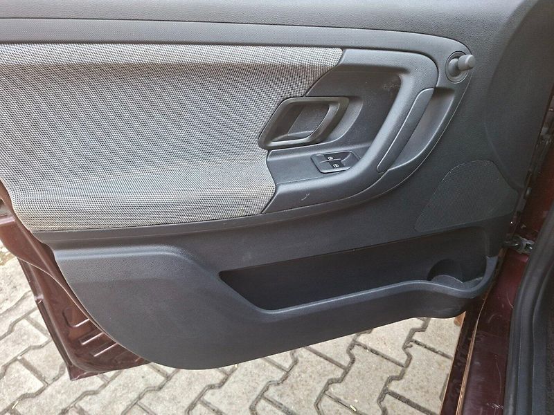 Škoda Fabia (2011) 1.2i 51kW -FACELIFT-KLIMA - fotka 18 z 36