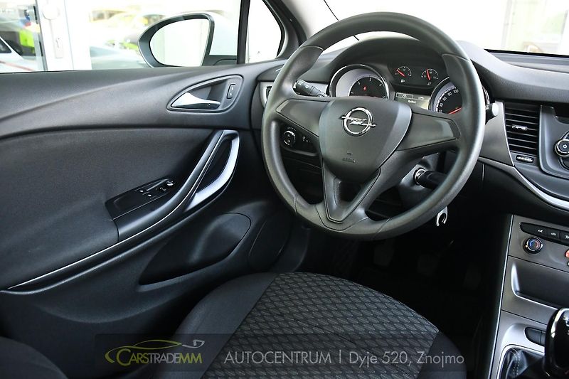 Opel Astra 1.6CDTi CARPLY NAVI - fotka 21 z 40