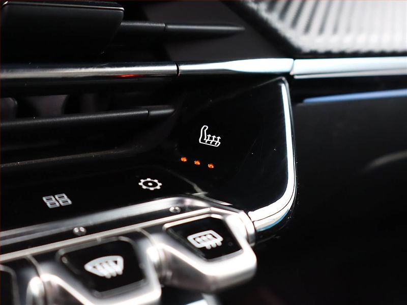 Peugeot 2008 (2021) GT Line 1.2 PureTech, Automat - fotka 21 z 22