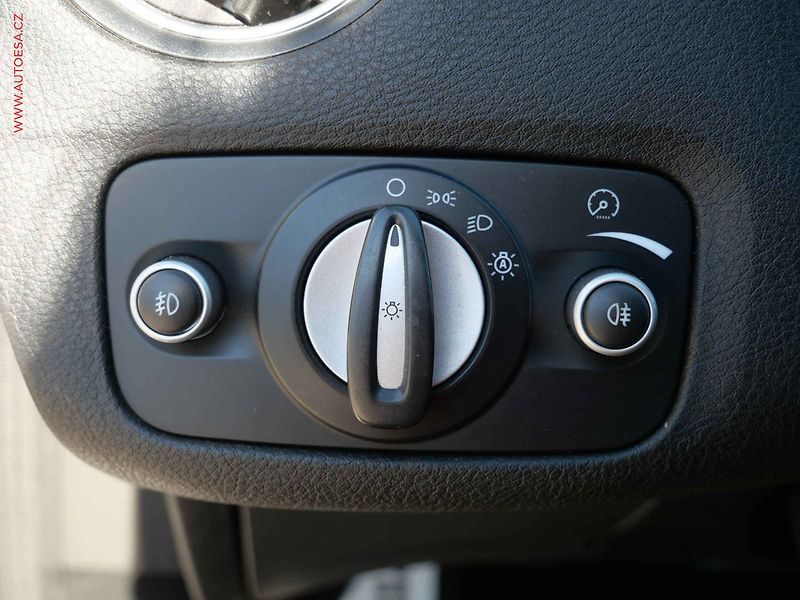 Ford Mondeo (2010) 2.0 TDCI, AT, navi, xenon - fotka 13 z 21
