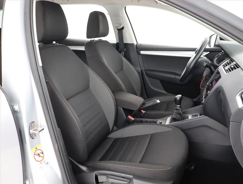 Škoda Octavia (2019) 1.6 TDI, 4X4, Serv.kniha - fotka 9 z 23