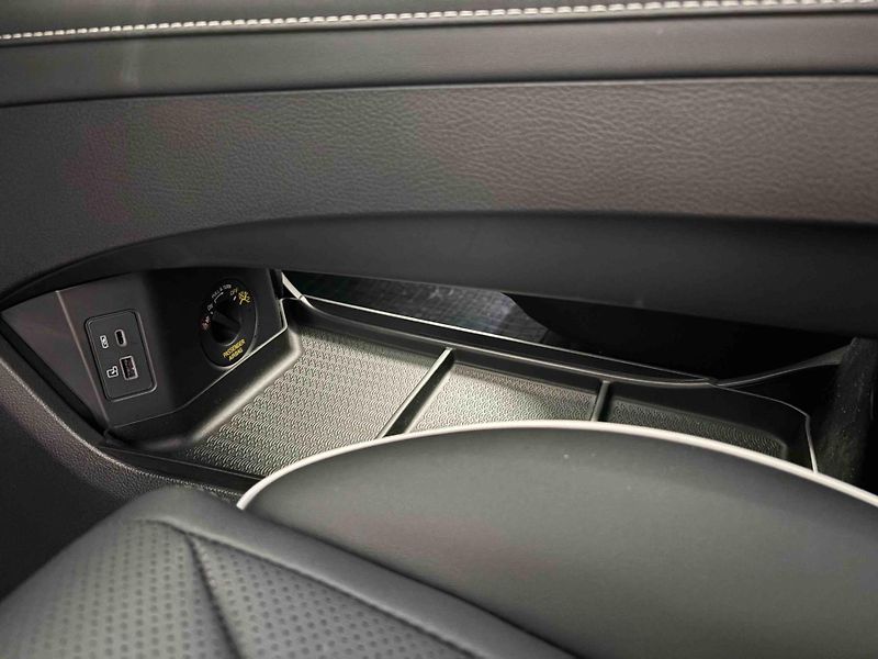 Omoda 5 (2025) 1.6 Premium 108 kW - fotka 16 z 49