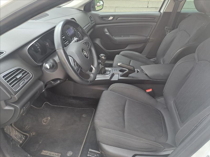 Renault Mégane 1,5 dCi Grandtour - fotka 15 z 41