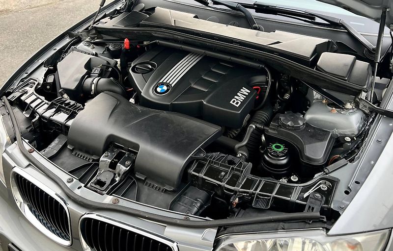 BMW Řada 1 (2010) (E87) LCI SPORTOVNÍ HATCHBACK - fotka 22 z 24