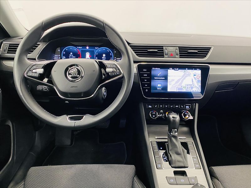 Škoda Superb 2,0 TDI 110kW DSG Style - fotka 10 z 25