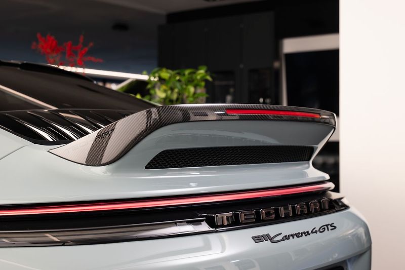 Porsche 911 (992.2) Carrera 4 GTS TECHART - fotka 27 z 34