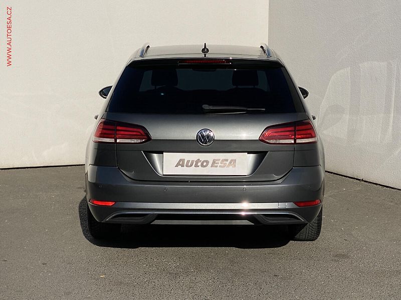 Volkswagen Golf (2018) 1.0 TSi, Sound, navi - fotka 5 z 18