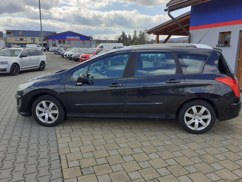 Peugeot 308 (2009) SW 1.6 16V - fotka 6 z 29