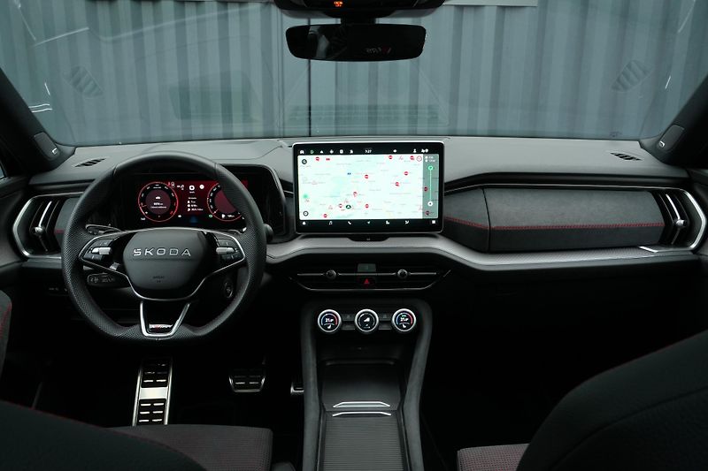 Škoda Kodiaq RS 2.0 TSI, Panorama, Webasto - fotka 16 z 46