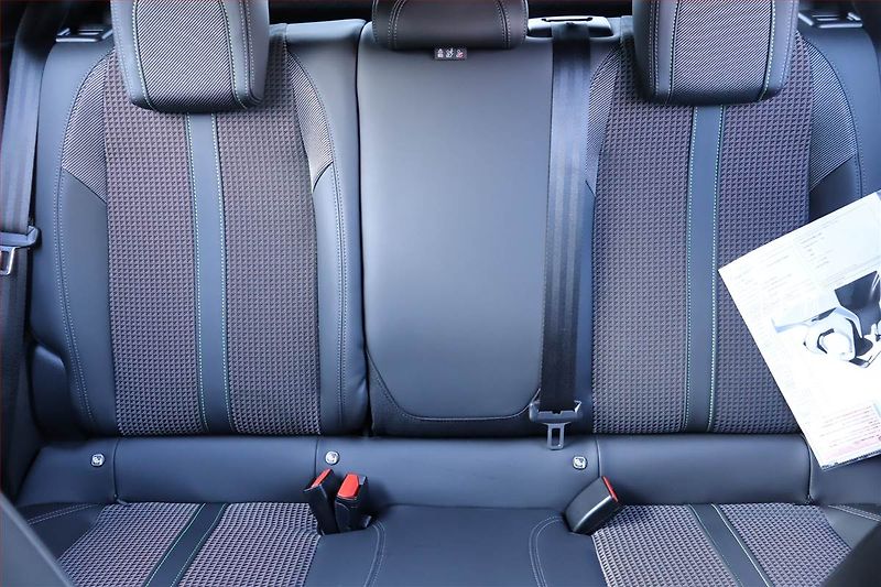 Peugeot 2008 (2021) 1.5 BlueHDi, Automat - fotka 10 z 26